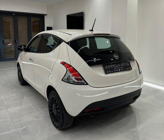 LANCIA Ypsilon 1.0 FireFly 5 porte S&S Hybrid Silver