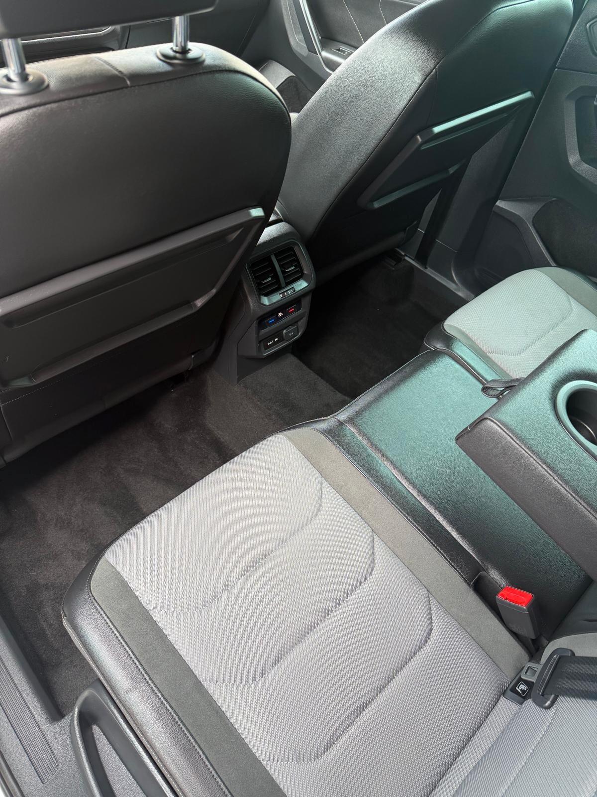 Volkswagen Tiguan 2.0 TDI SCR DSG R-LINE Pack interno ed esterno