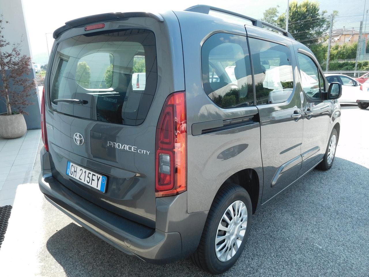 Toyota Proace City Verso 1.5D 100cv S&S Short D Lounge 7 POSTI