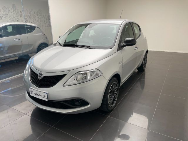 LANCIA Ypsilon 1.2 69 CV 5 porte GPL Ecochic Gold