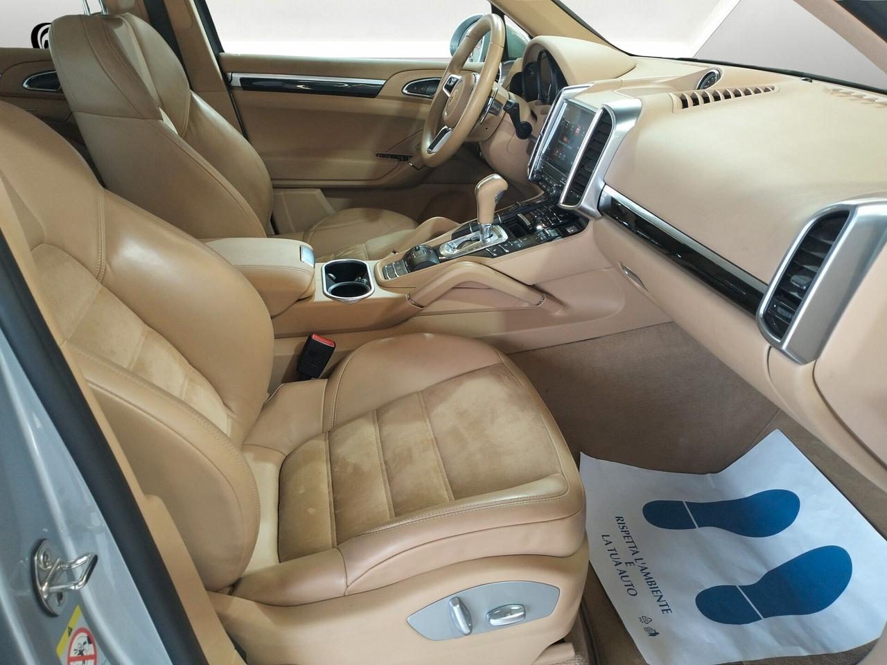 Porsche Cayenne 3.0 Platinum Edition tiptronic