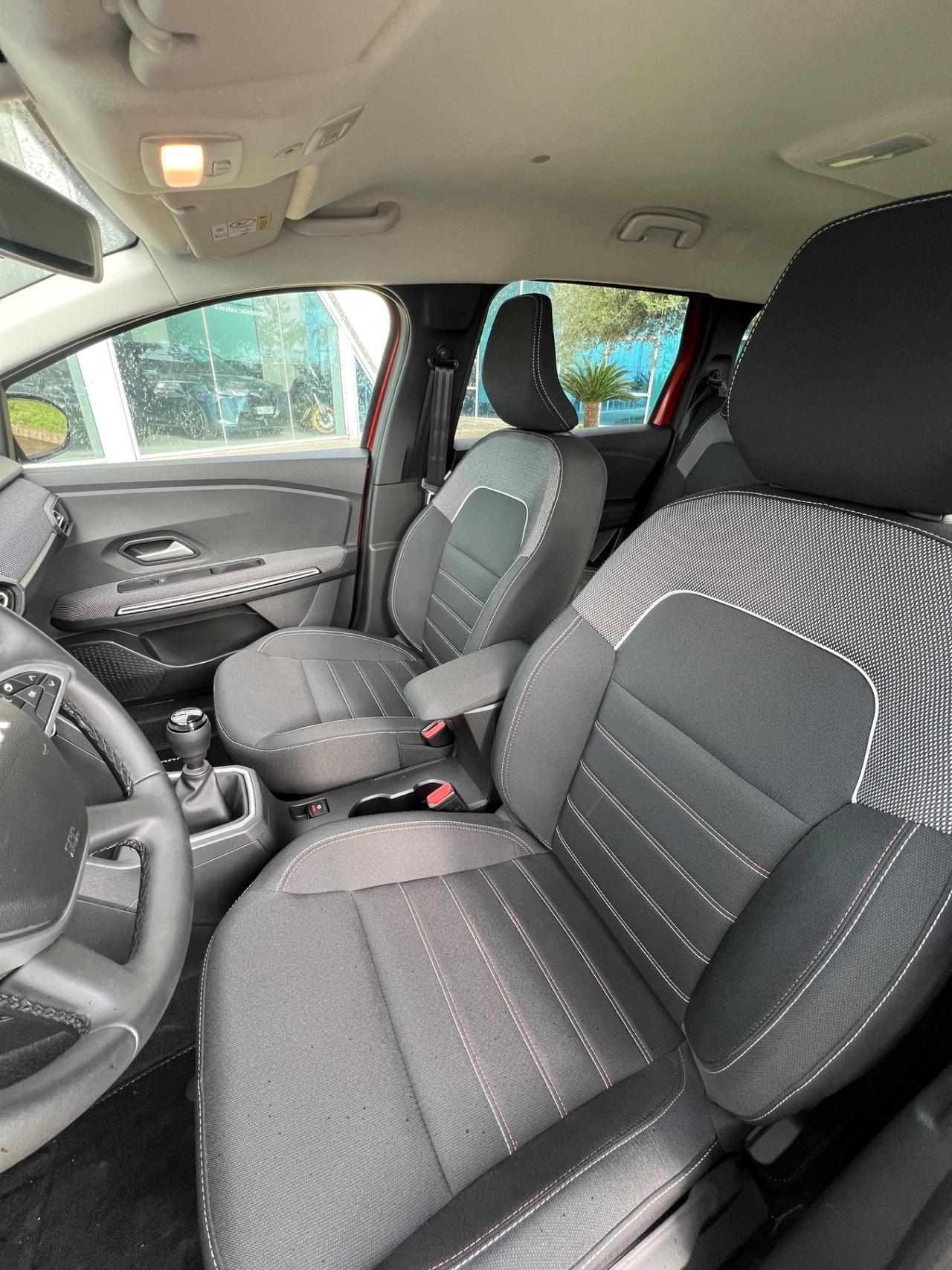 Dacia Jogger 1.0 tce 110cv possibilità noleggio no scoring