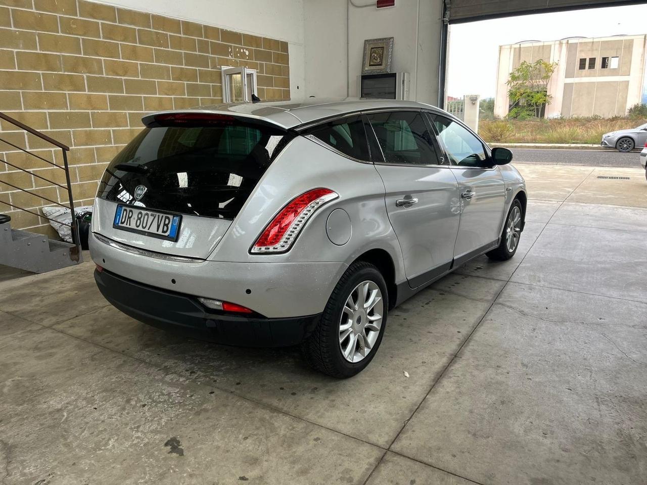 Lancia Delta 1.6 MJT DPF Platino