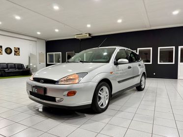 Ford Focus 1.6i 16V cat 5p. Zetec