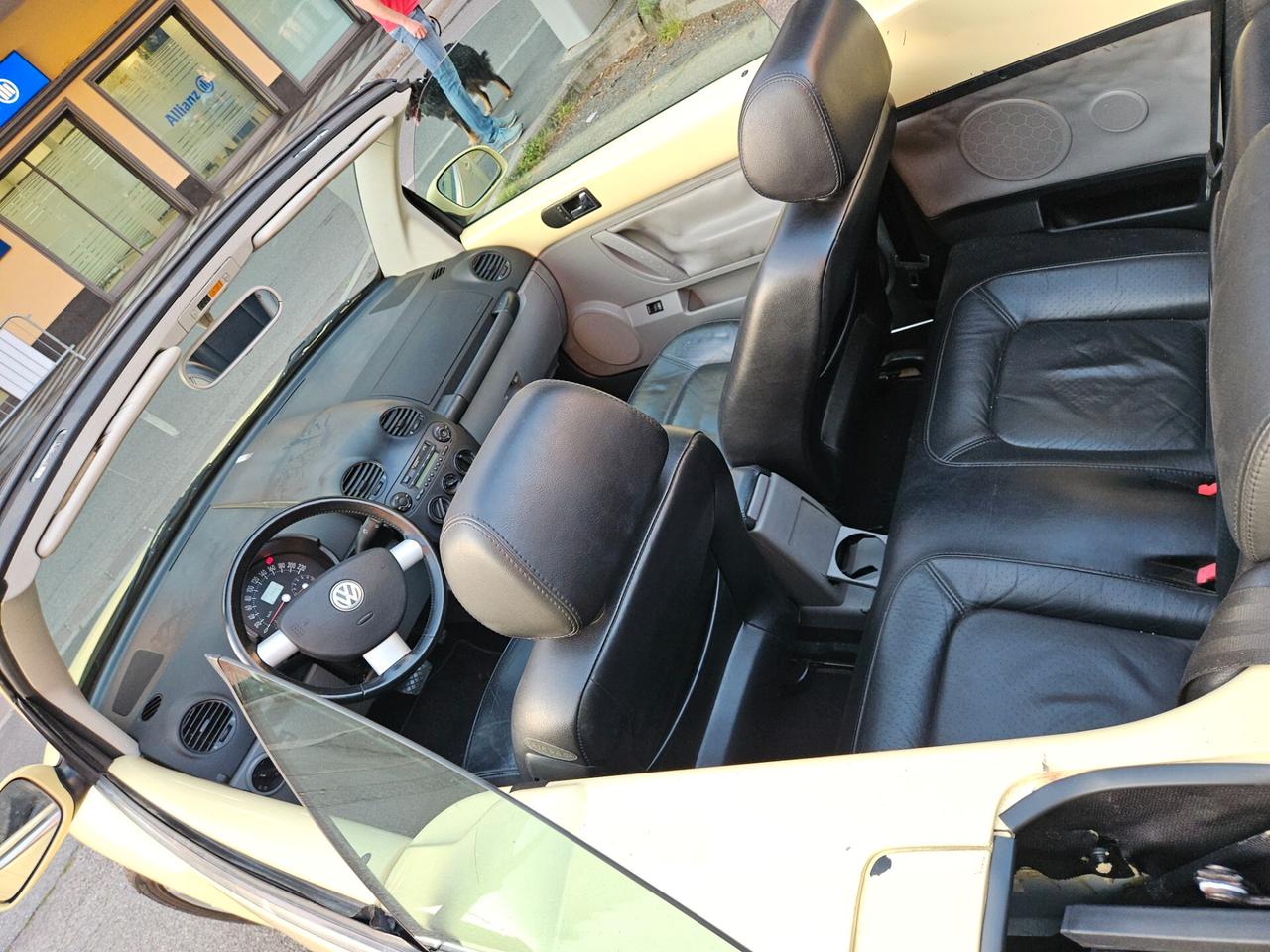 Volkswagen New Beetle 2.0 Cabrio Automatica