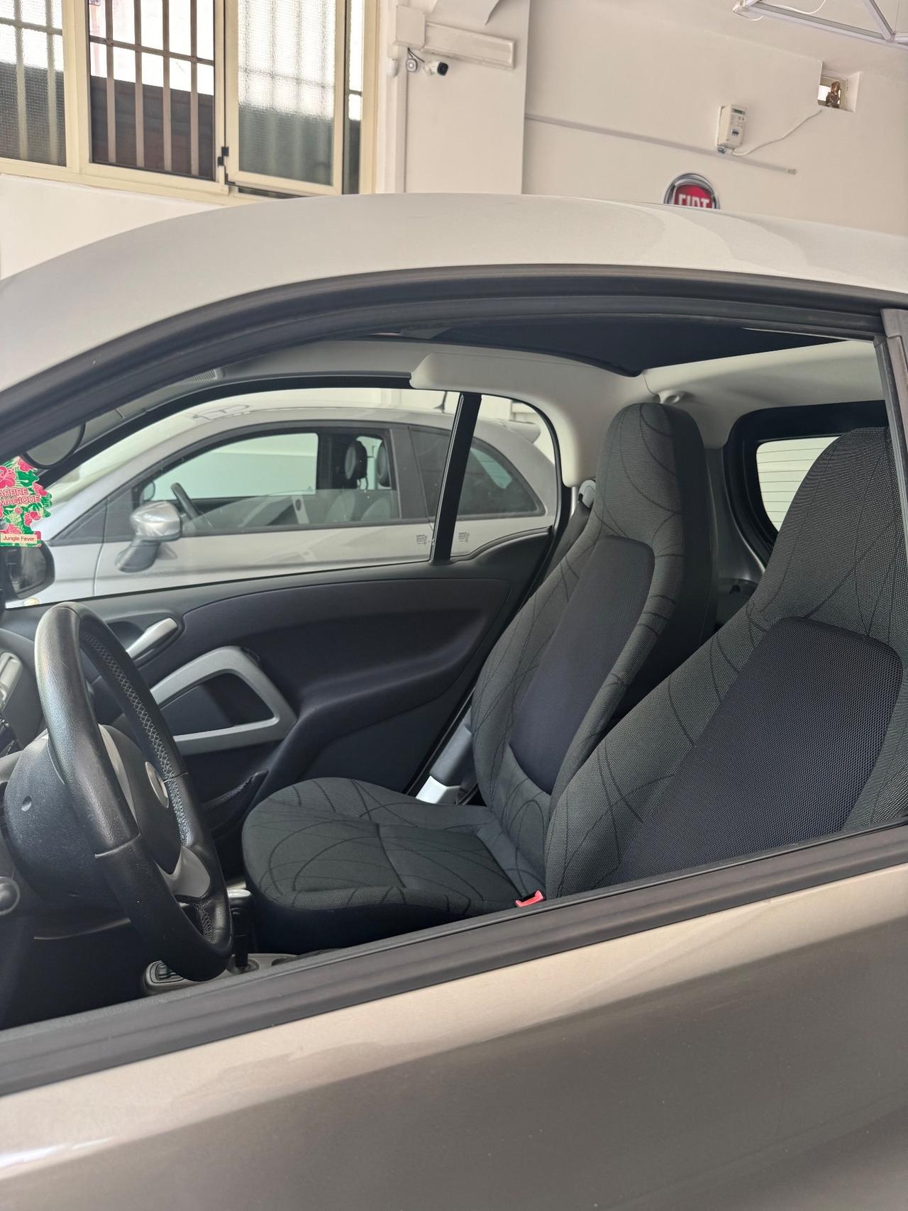 Smart ForTwo 1000 52 kW MHD COUPE WHITE TAILOR MADE