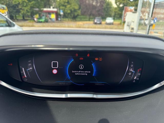PEUGEOT 3008 PureTech Turbo 130CV Allure Pack NAVI+RETR.