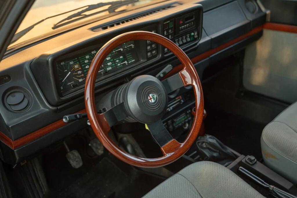 Alfa Romeo Alfetta 2.0i Quadrifoglio Oro