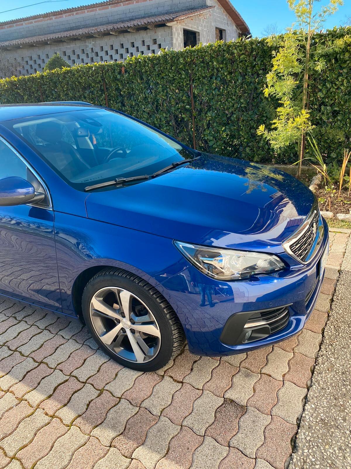 Peugeot 308 1.2i PureTech Turbo GT Line