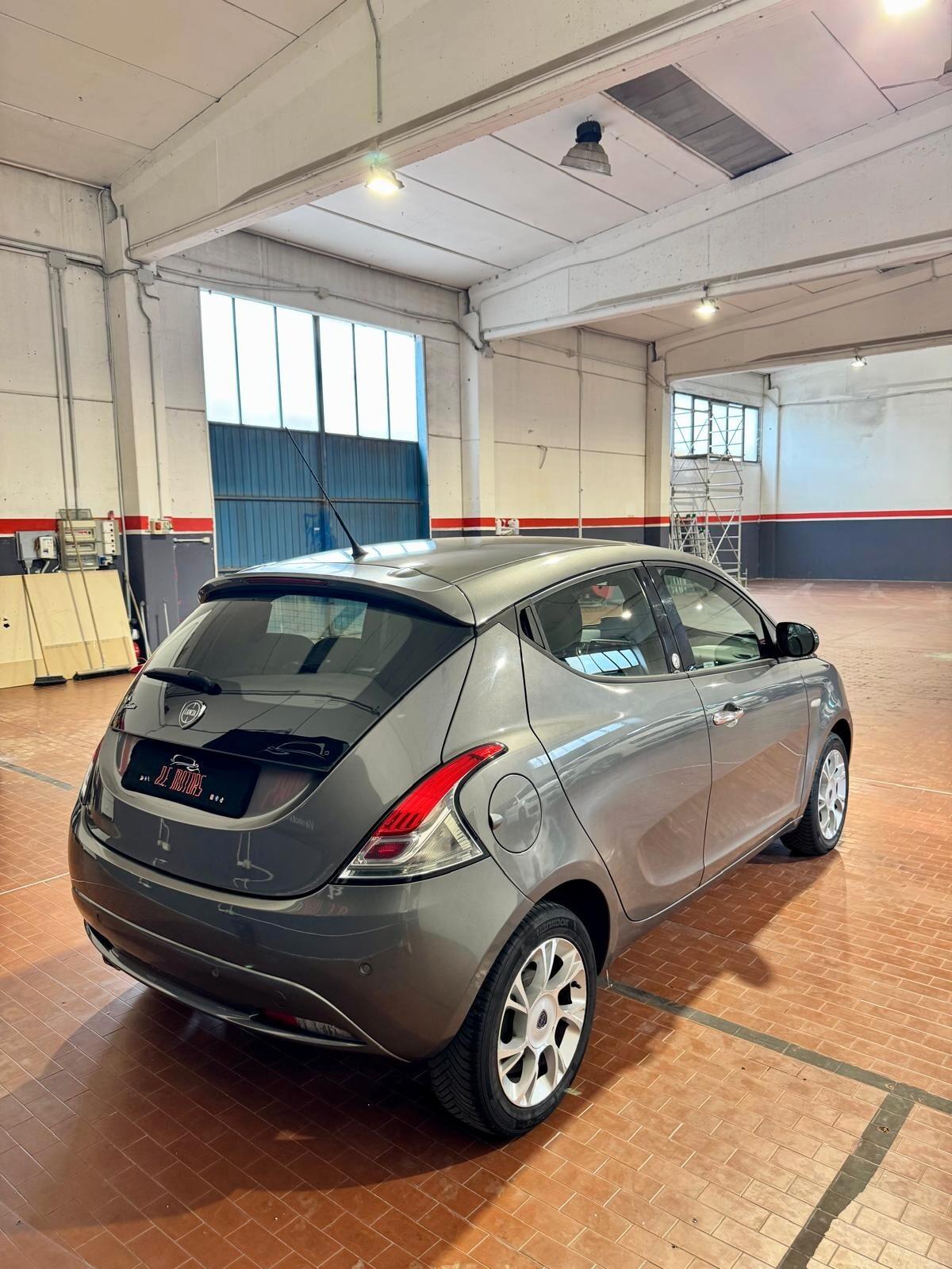 Lancia Ypsilon 1.2 69 CV 5 porte GPL Ecochic Gold