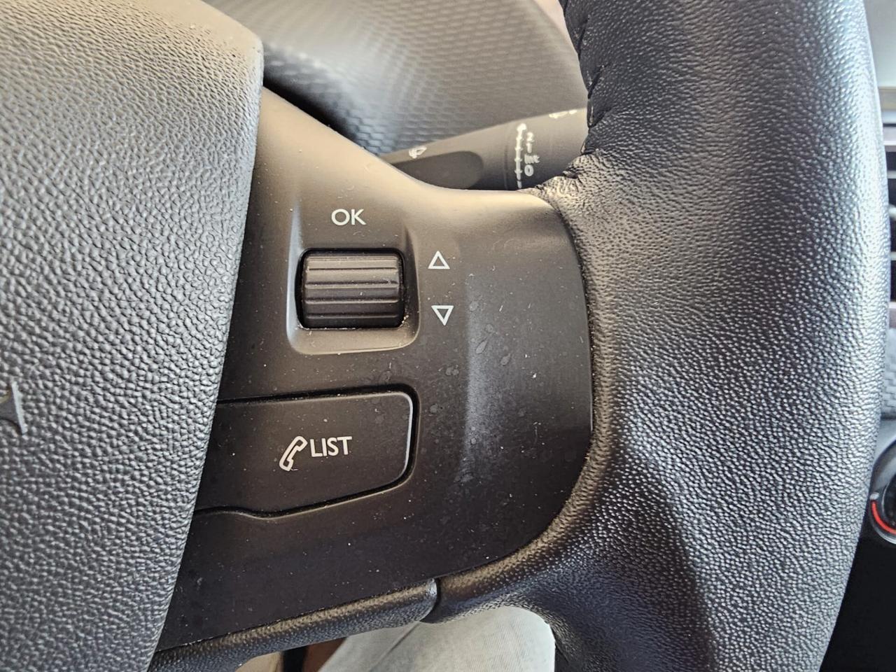 Peugeot 2008 1.4 HDi 68CV Active + GANCIO TRAINO