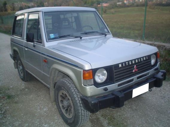 Mitsubishi Pajero I 2.5 TD 82CV Clima Autocarro