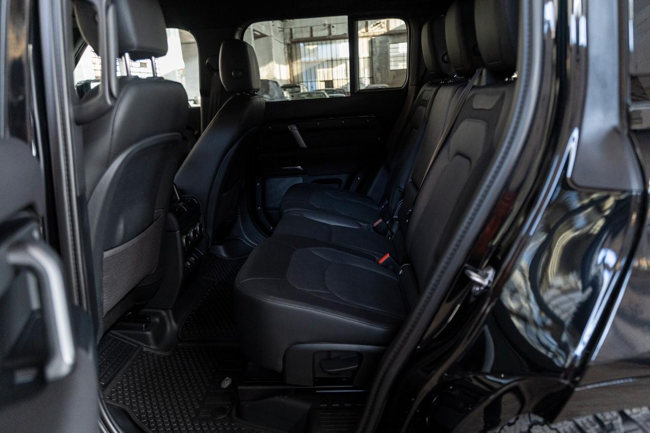 Land Rover Defender 110 3.0D I6 300 CV AWD Auto X-Dynamic S