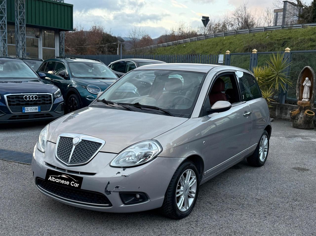 Lancia Ypsilon 1.3 MJT 90 CV Platino