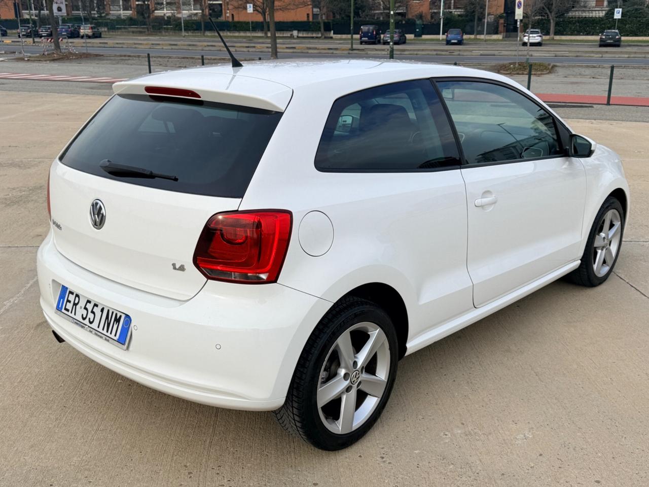 Volkswagen Polo 1.4 DSG 3p. Highline “POCHI KM”