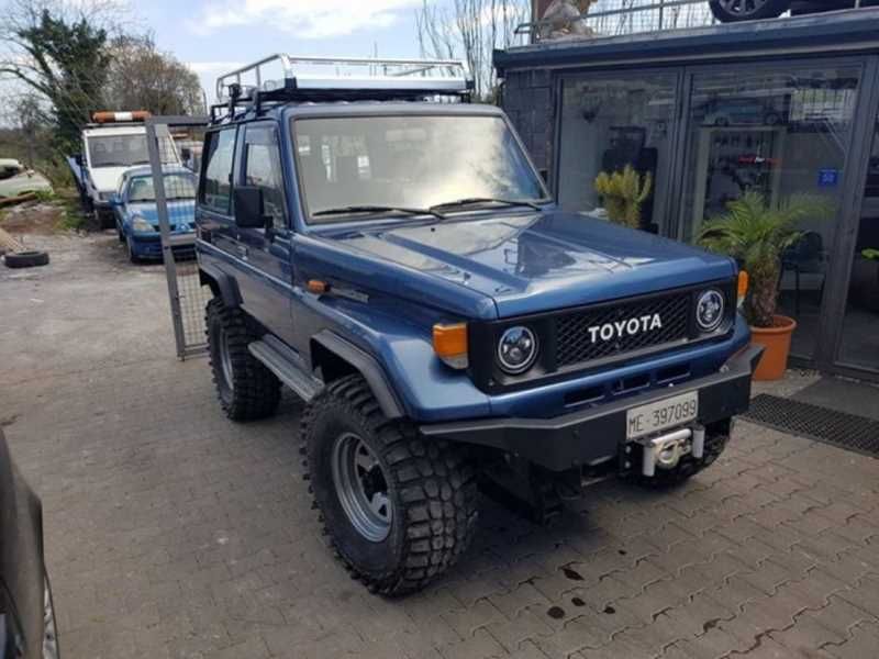 Toyota Land Cruiser 3.4 MT J70 (98 cv)