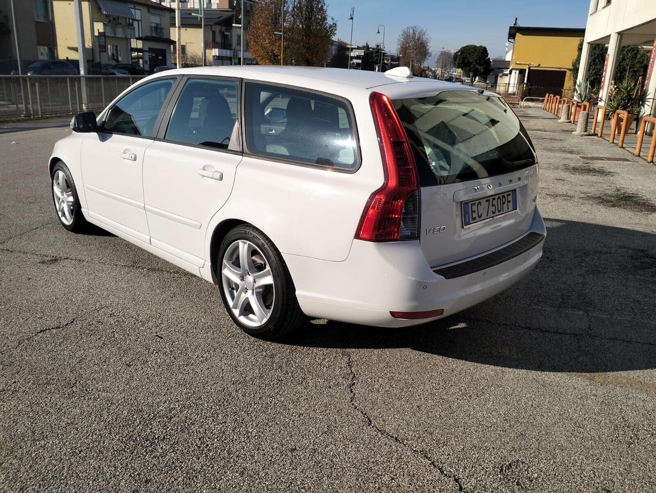 Volvo V50 DRIVe POLAR 1.6 d KM 228.000