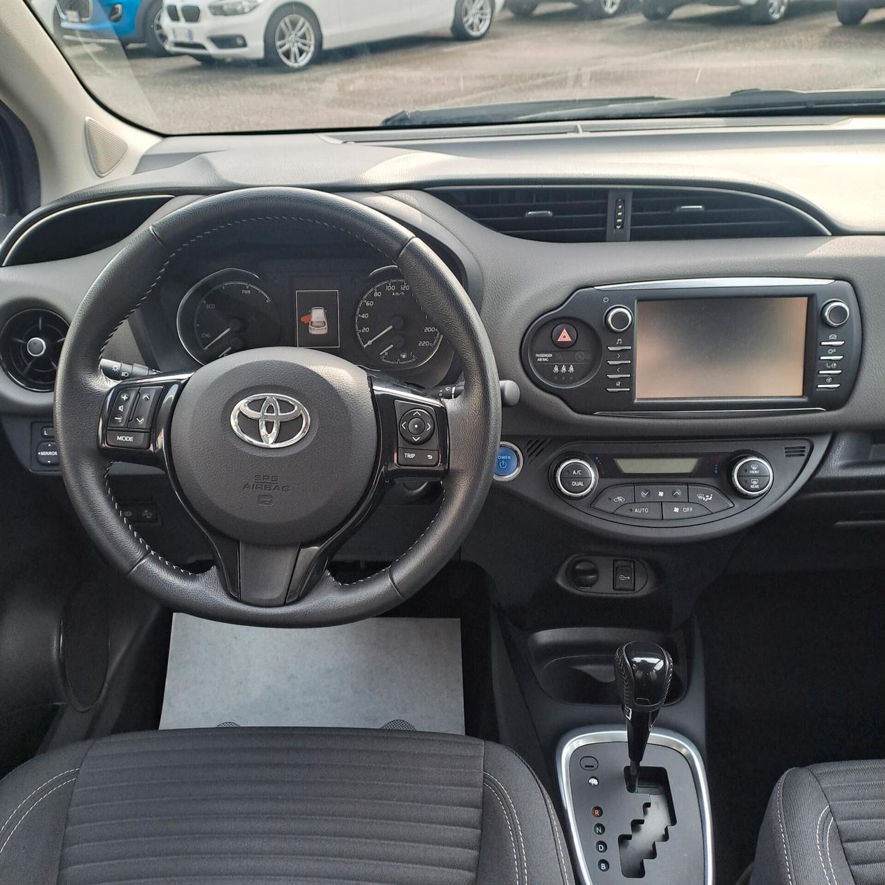 Toyota Yaris 1.5 Hybrid 73cv Business