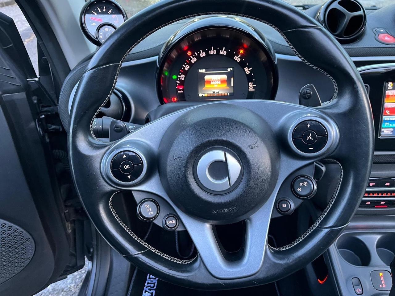 Smart fortwo brabus cabrio/xclu-km 64000-2017