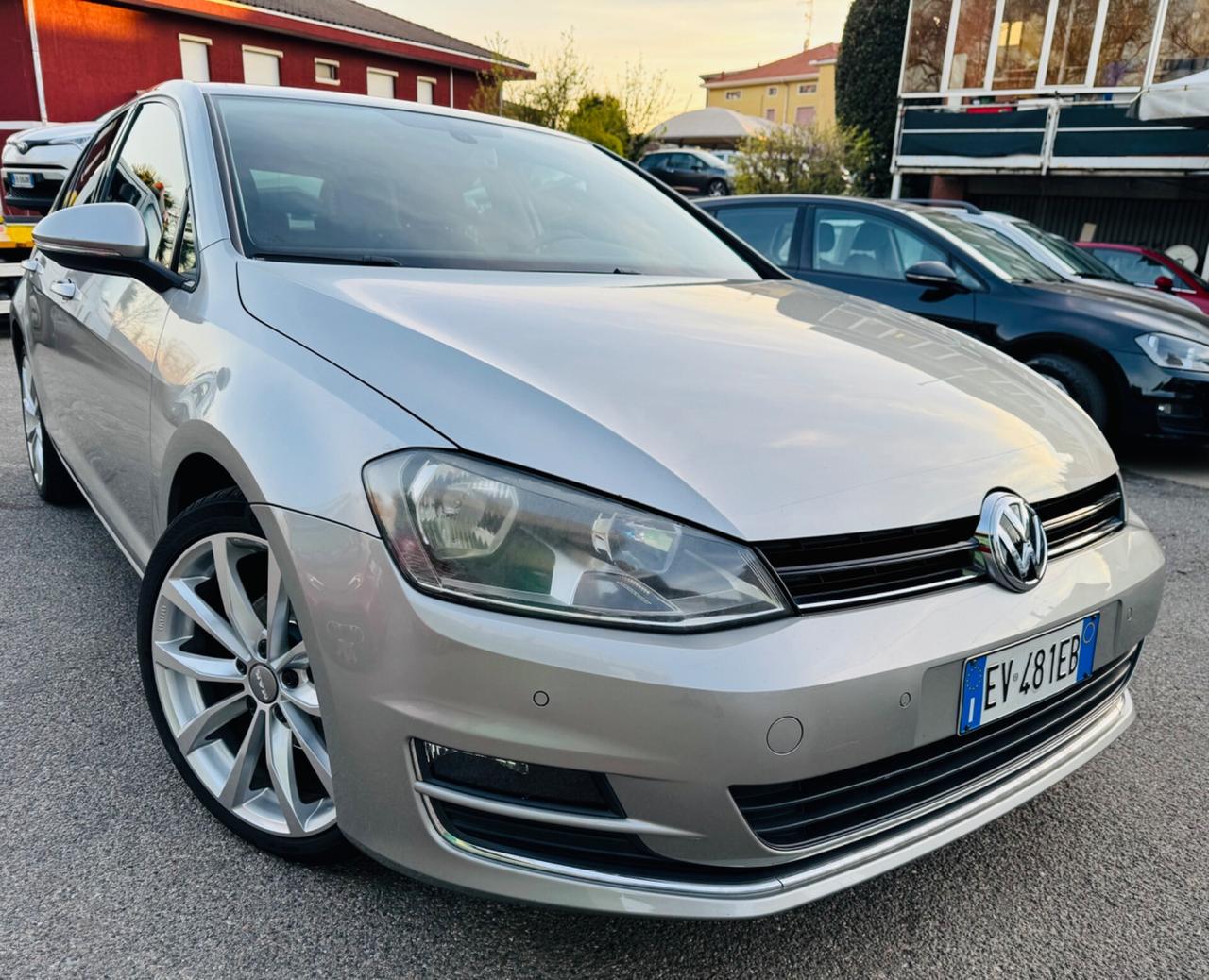 Volkswagen Golf 1.6 TDI 5p. Highline BlueMotion