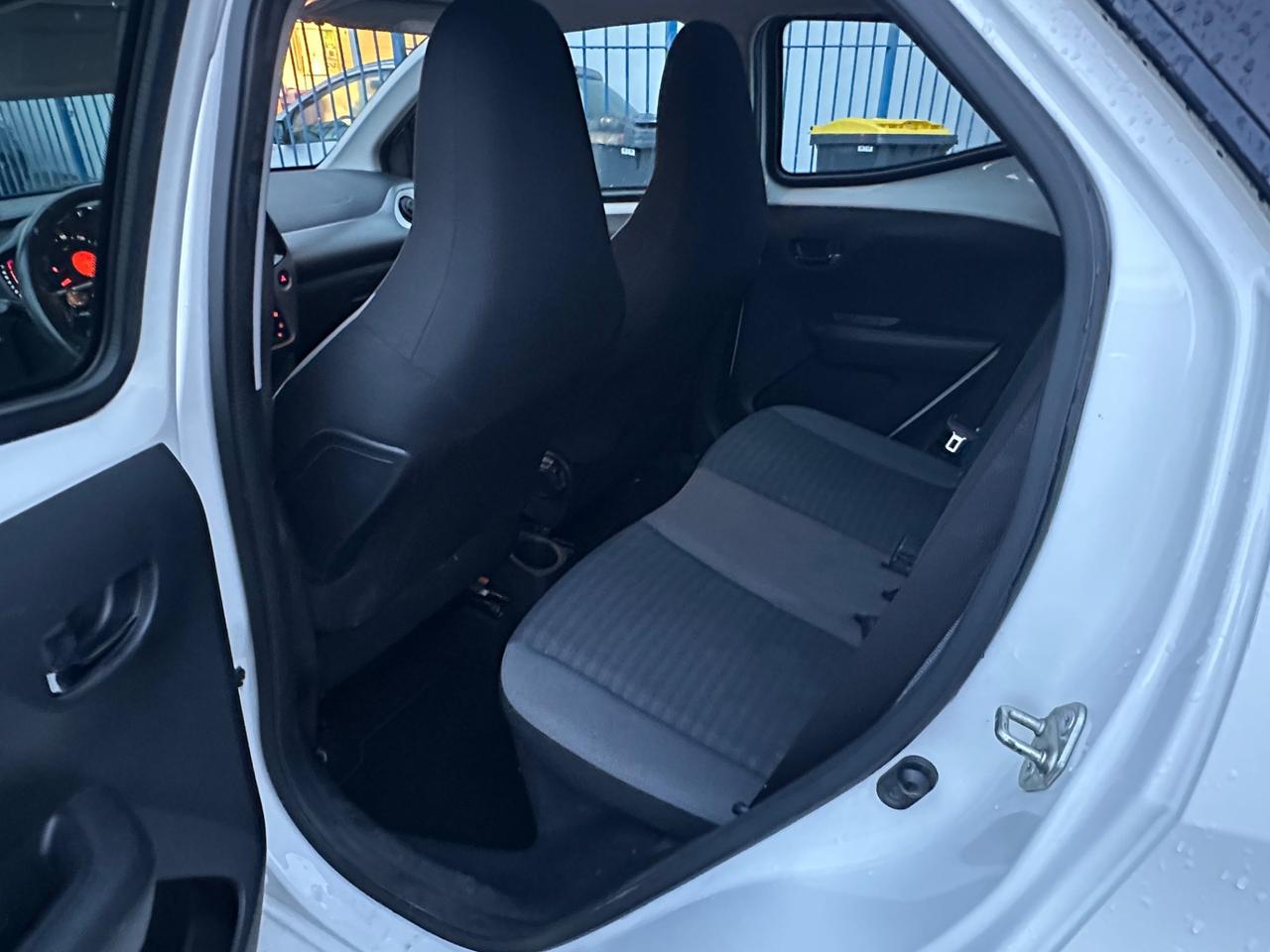 Toyota Aygo Connect 1.0 VVT-i 72 CV 5 porte x-cool