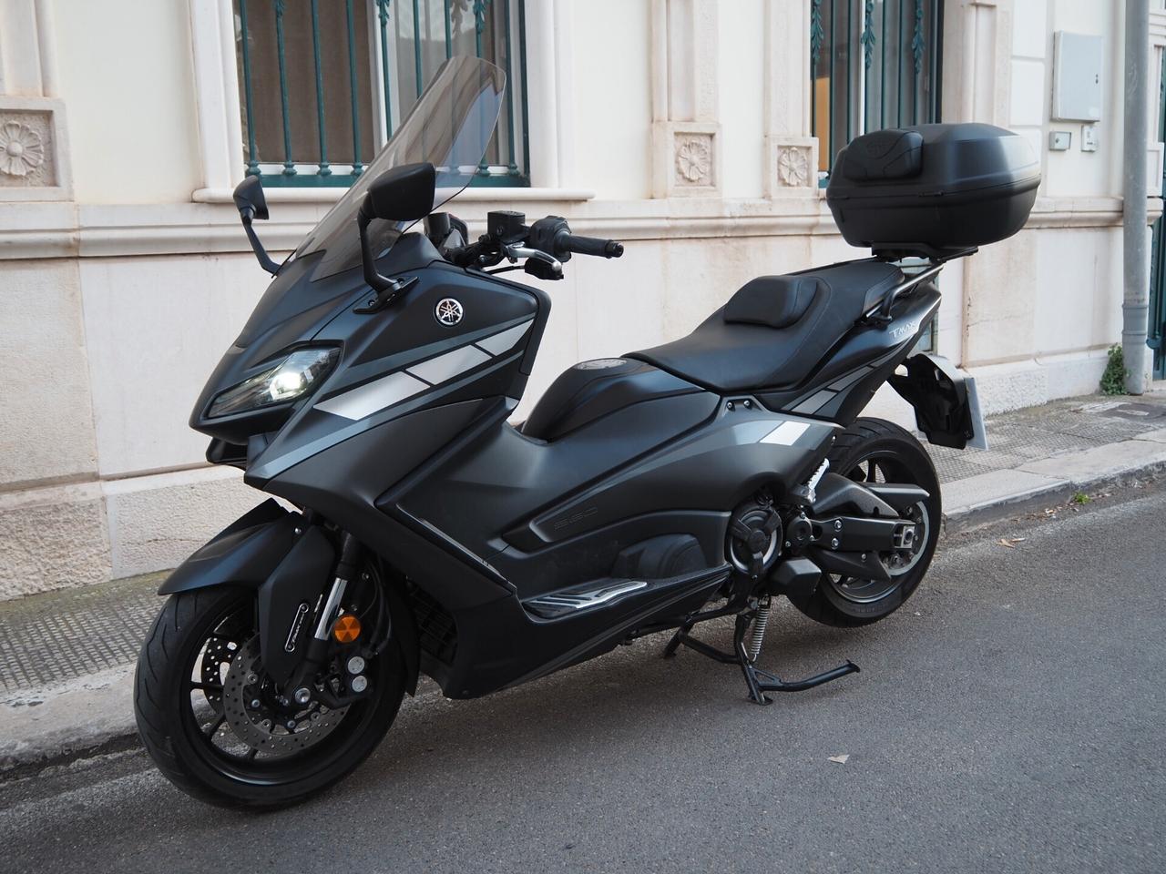 Yamaha TMAX 560