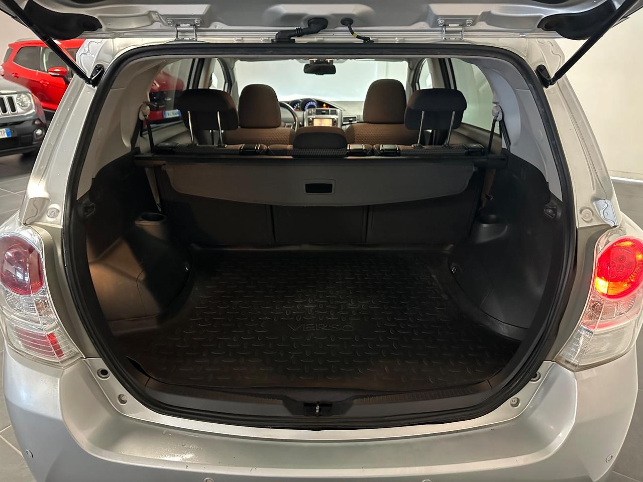 TOYOTA VERSO 1.6 D-4D 110CV GANCIO TRAINO