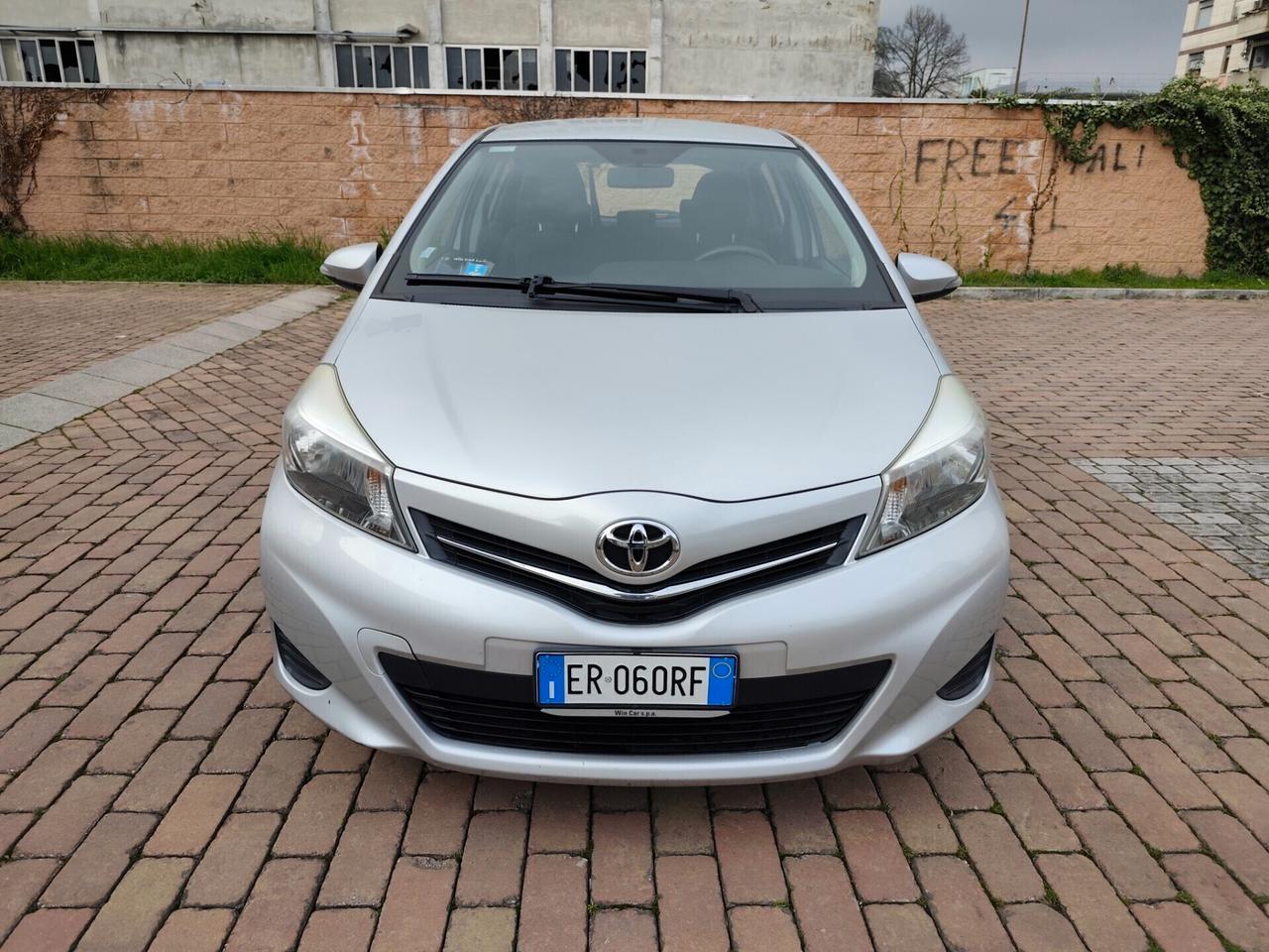 Toyota Yaris 1.4 D 5 porte 1 proprietario neopatentati