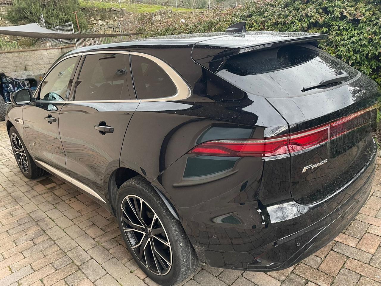 Jaguar F-Pace 2.0 D 204 CV AWD aut. R-Dynamic S cerchi da 21’