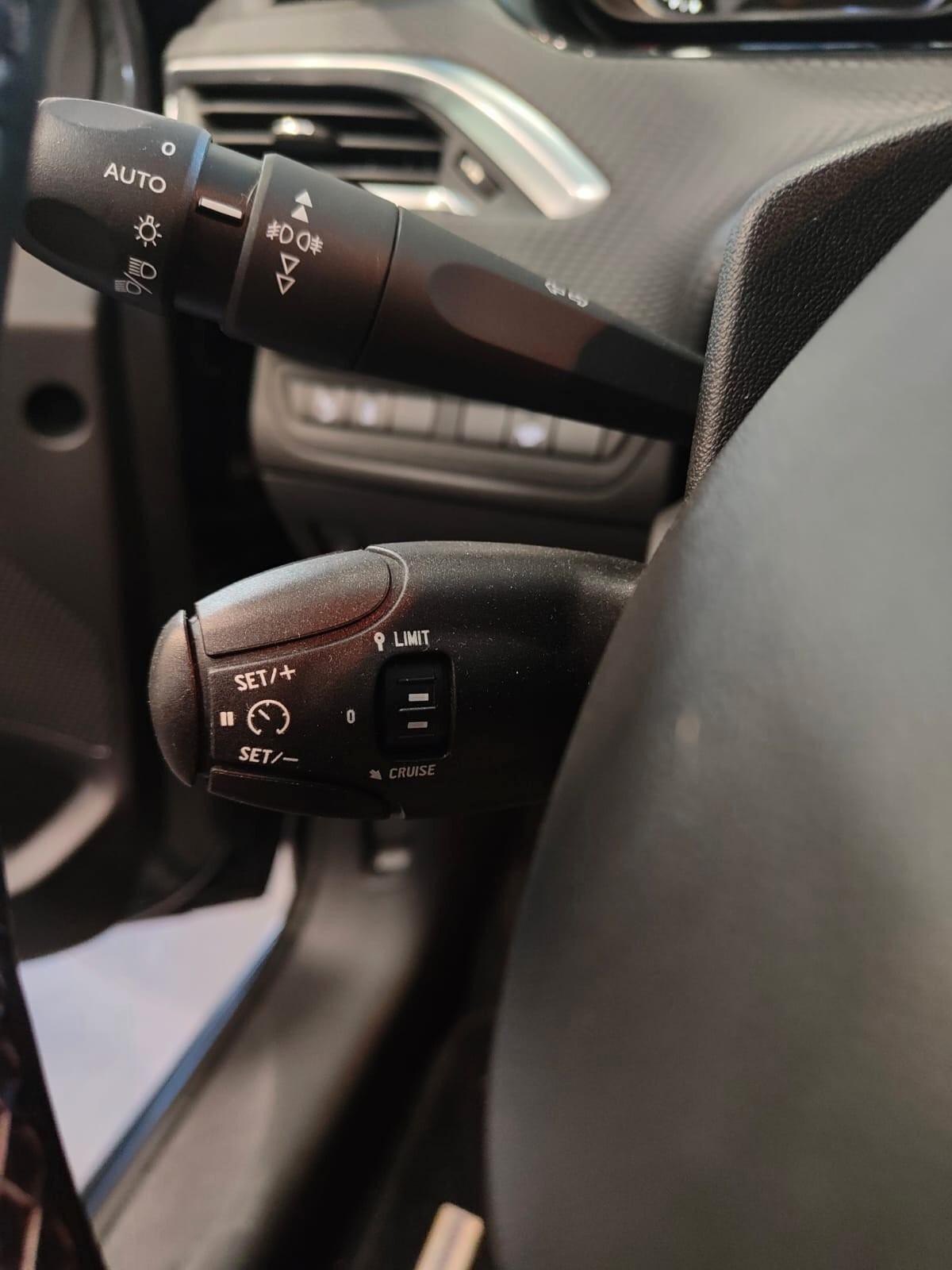 Peugeot 208 1.2 PureTech 82 3 porte Allure