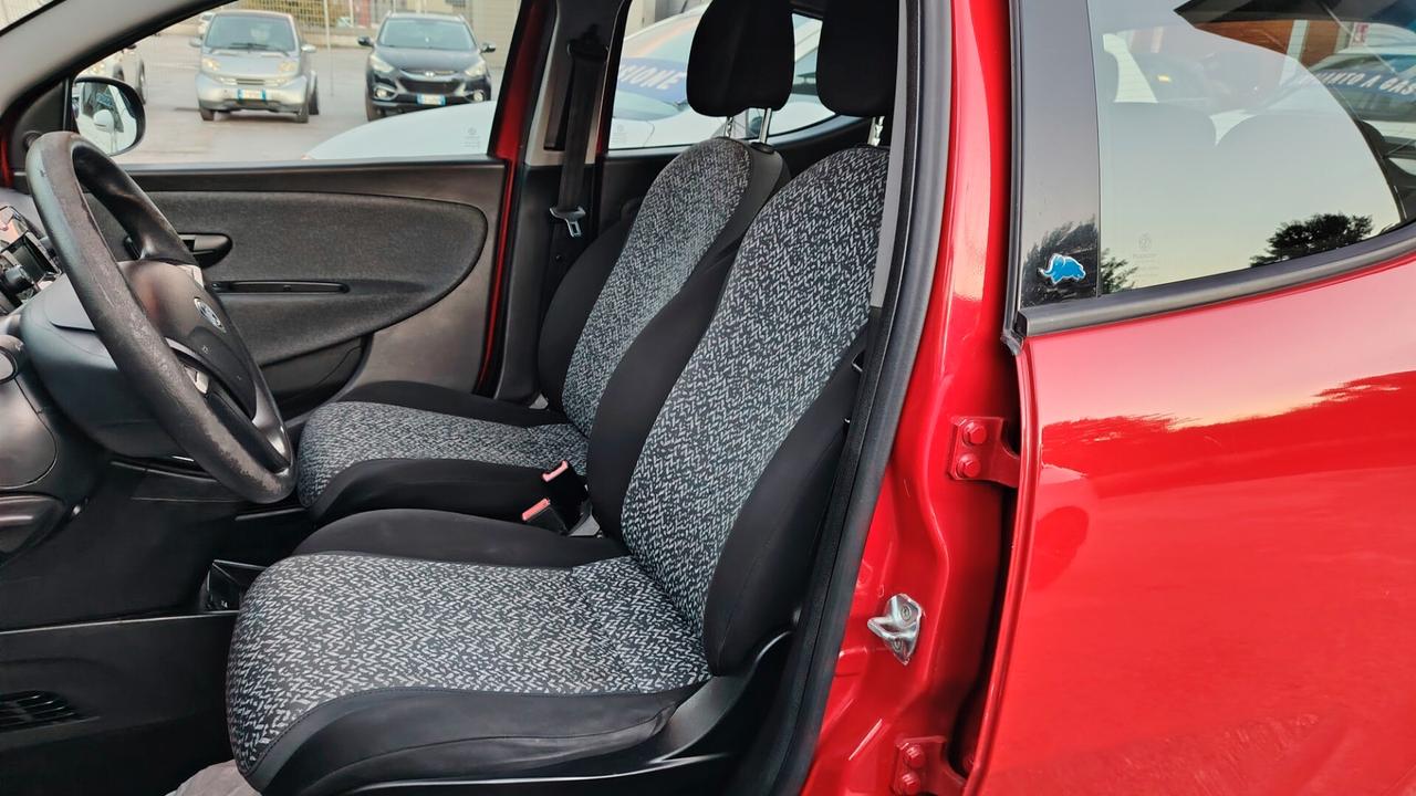 Lancia Ypsilon 1.2 69 CV 5 porte S&S Platinum