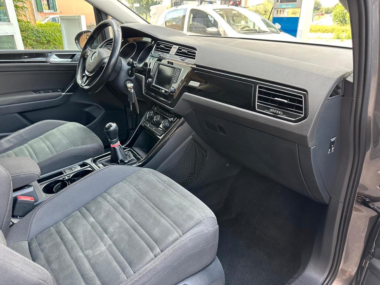 Volkswagen Touran 1.6 TDI Executive BlueMotion Technology 7 posti