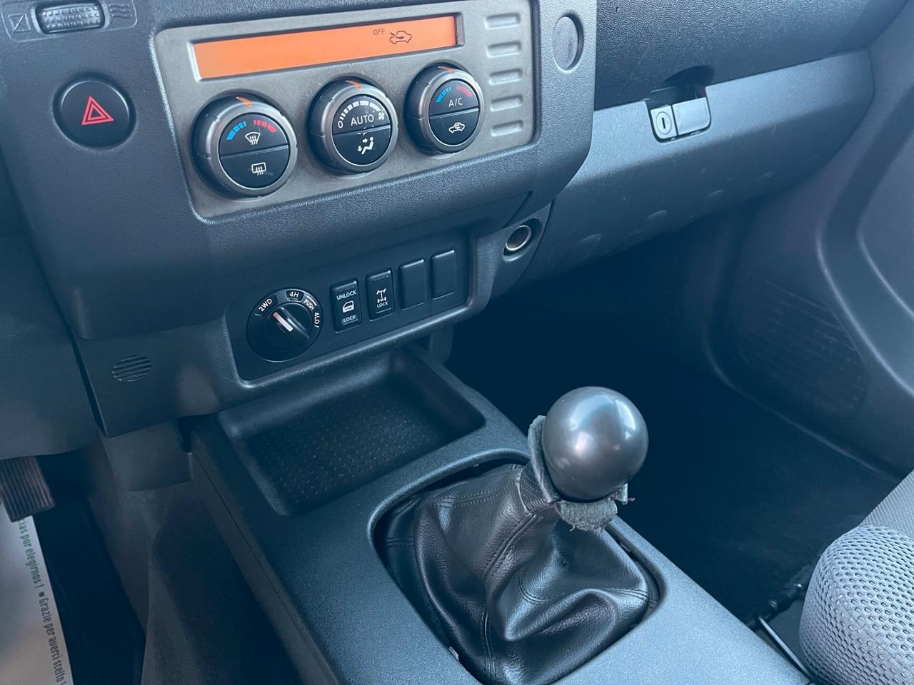 Nissan Navara 2.5 dCi 4 porte Double Cab LE