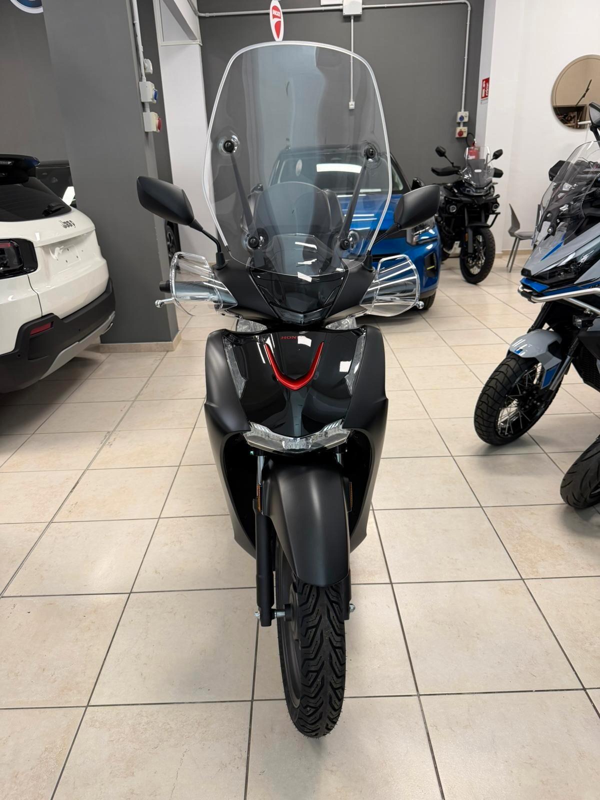 Honda SH 125 sport 60 euro al mese