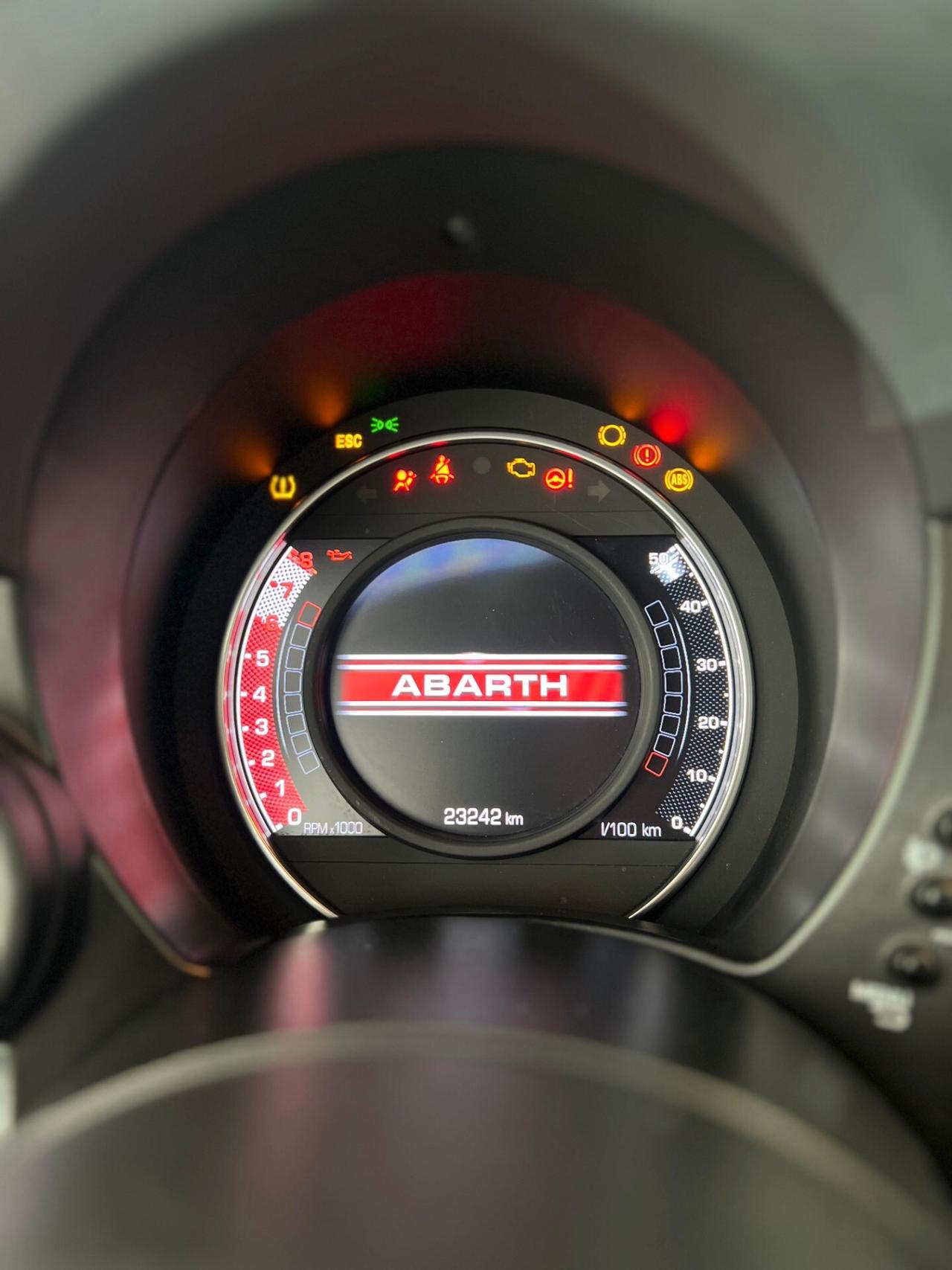 Abarth 595 1.4 Turbo T-Jet 165 CV Scorpioneoro