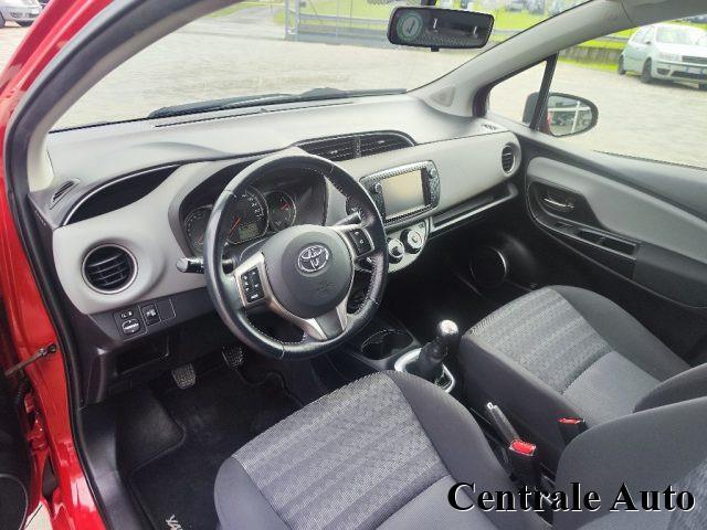 TOYOTA Yaris 1.0 5 porte Lounge