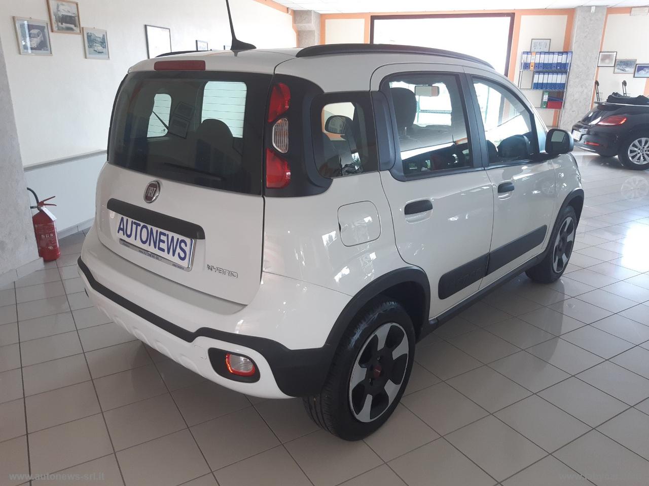 FIAT Panda 1.0 FireFly S&S Hybrid City Cross VERSIONE CROSS