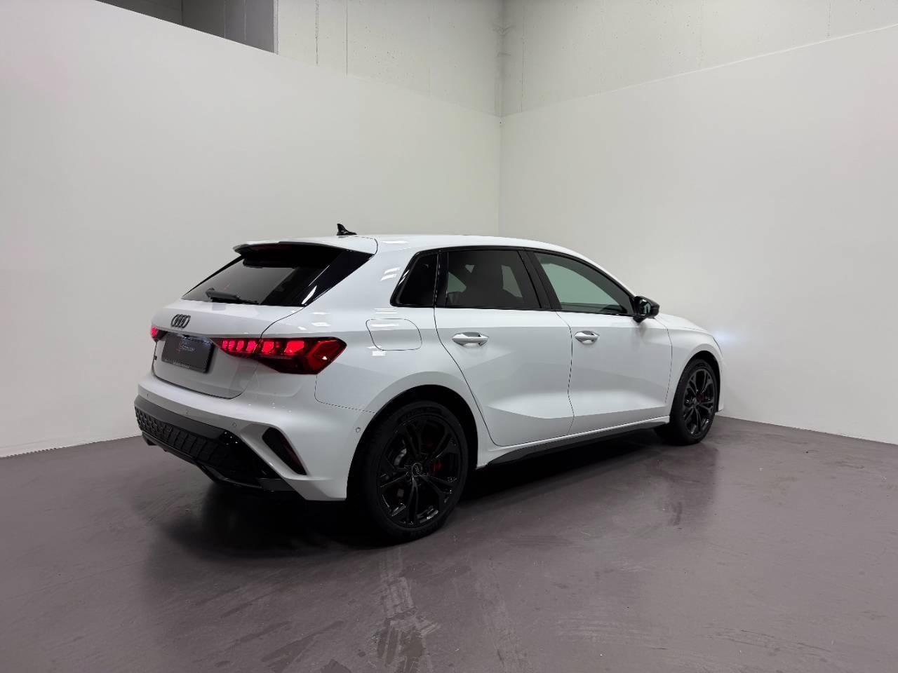 AUDI A3 SPORTBACK 45 TFSIe S-TRONIC S LINE EDITION