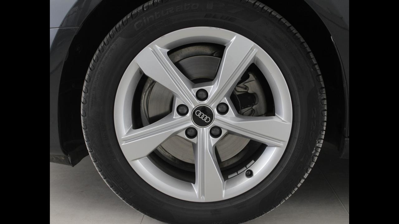 Audi A4 AVANT 40 G-TRON S TRONIC