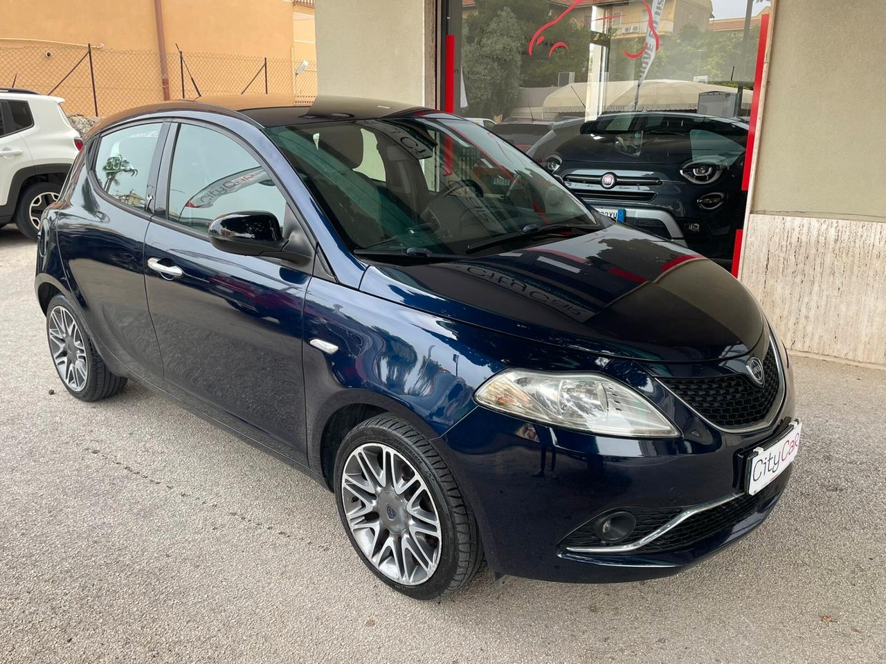 Lancia Ypsilon 1.2 69 CV 5 porte Platinum