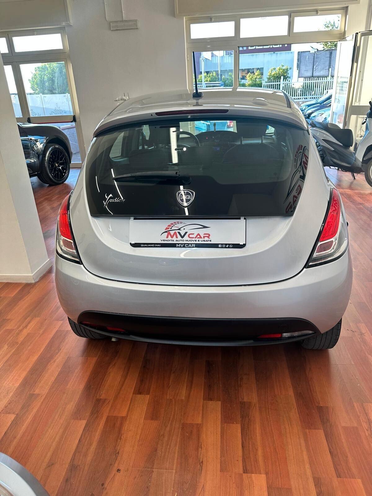 Lancia Ypsilon 1.2 69 CV 5 porte GPL Ecochic Silver