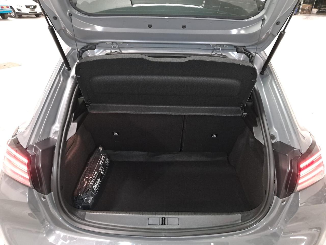 Peugeot 208 1200 PureTech 101CV Active 5 Porte Km. 0