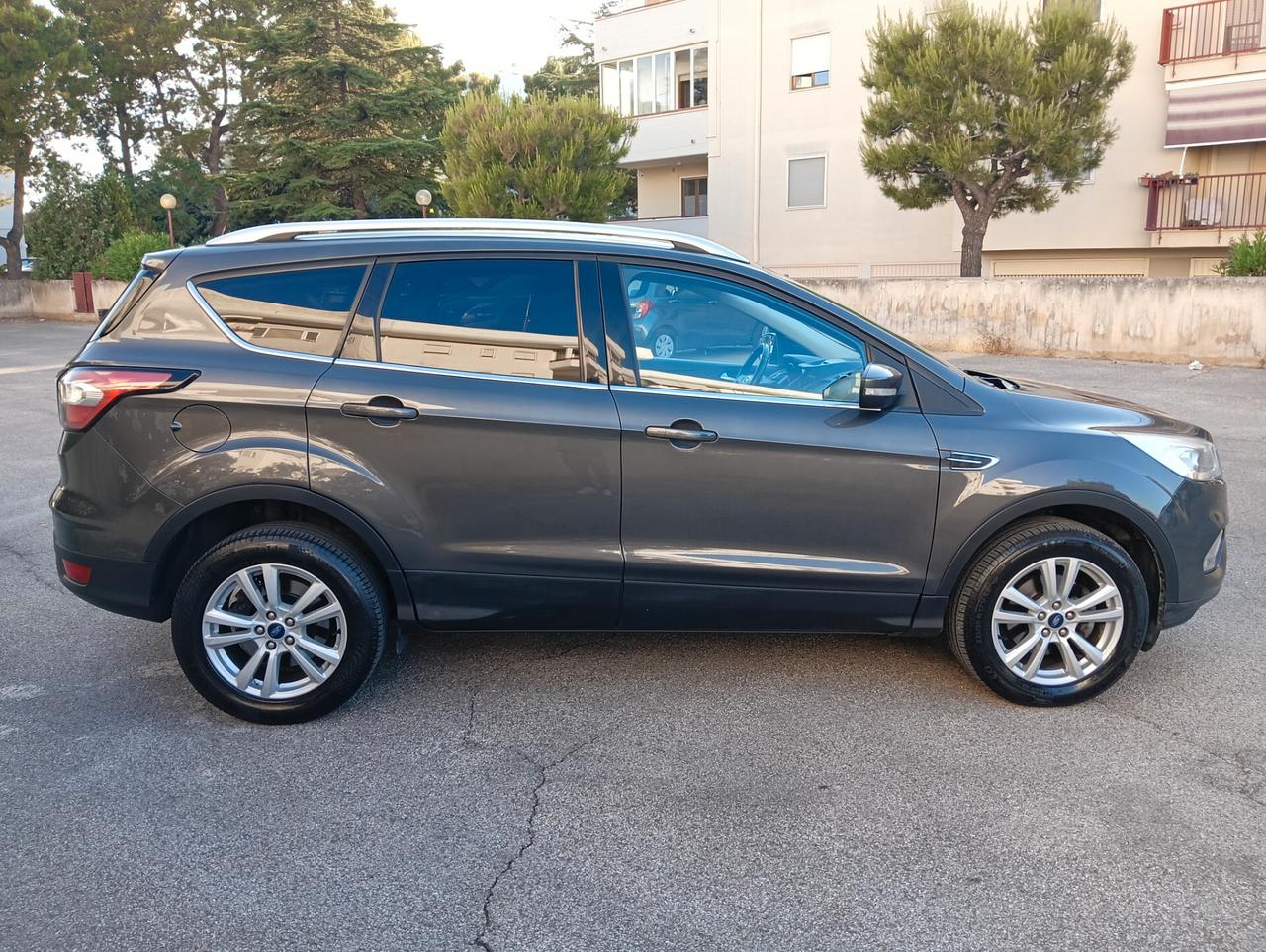 Ford Kuga 1.5 TDCI 120 CV S&S 2WD Business