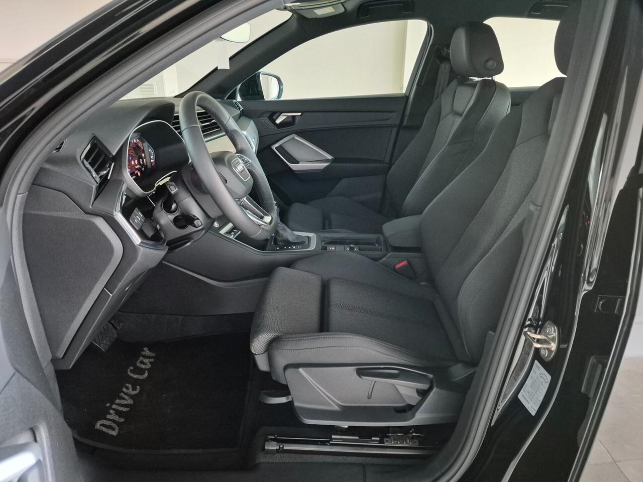 Audi Q3 SPB 1.5 TFSI S LINE S-TRONIC LED NAVI BLACK PACK APPLE CAR PLAY/ANDROID AUTO C.18" ACC SED. SPORT RISC. VIRTUAL COCKPIT