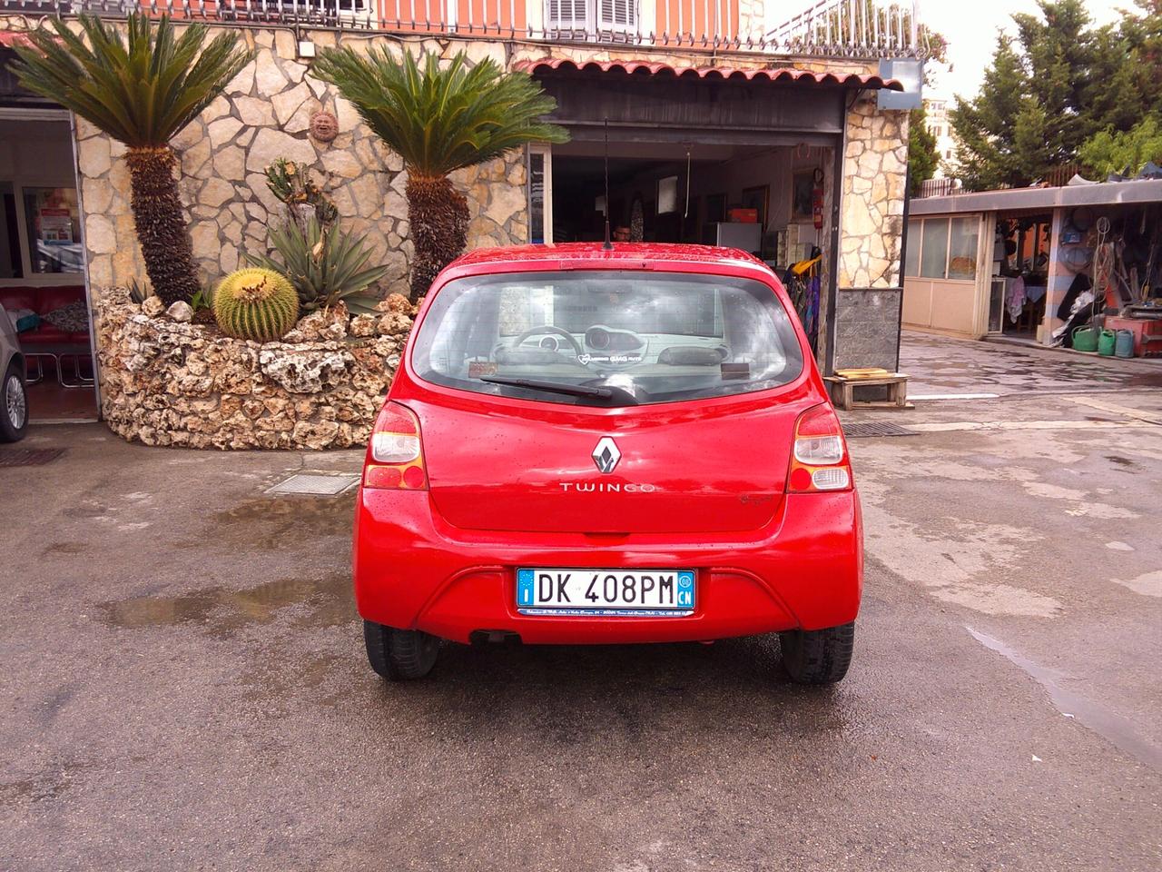 Renault Twingo 1.2 8V Dynamique 08