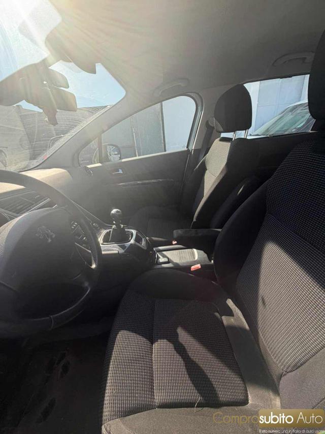 PEUGEOT 5008 1.6 HDi 7 POSTI