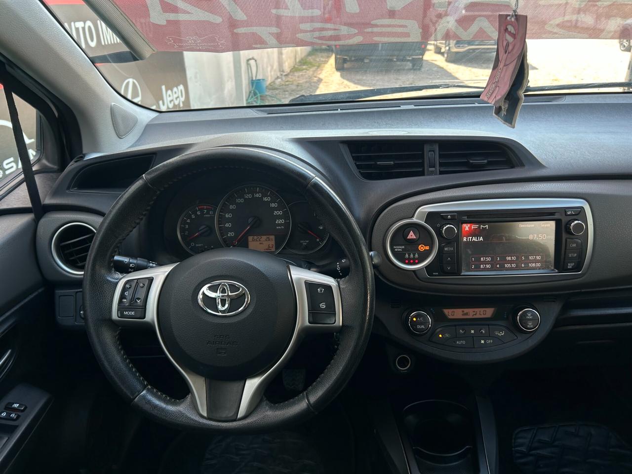 Toyota Yaris 1.0 2015 5 porte FULL OPTIONAL LEGGI