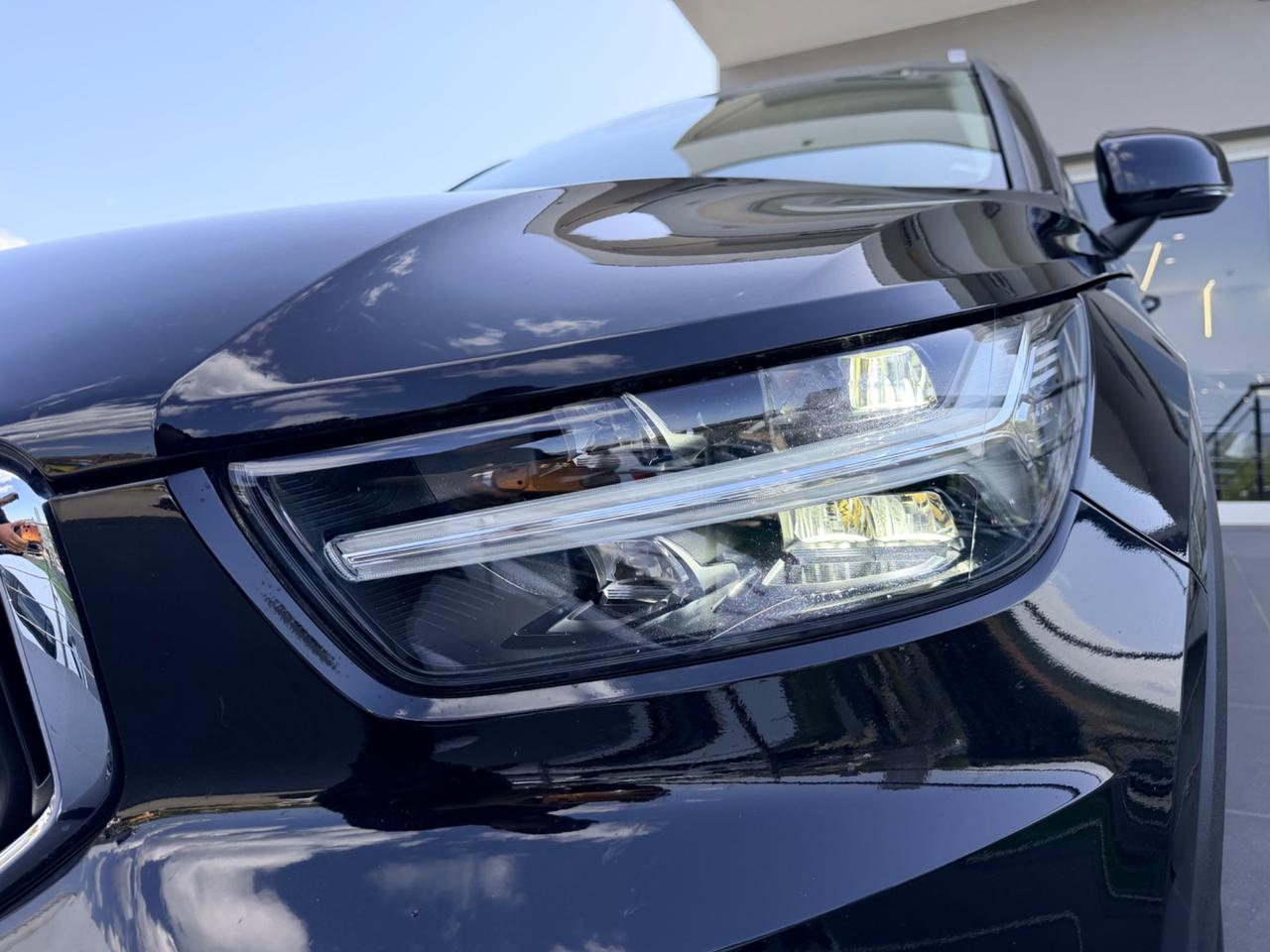 Volvo XC40 D3 AWD Geartronic Momentum in garanzia