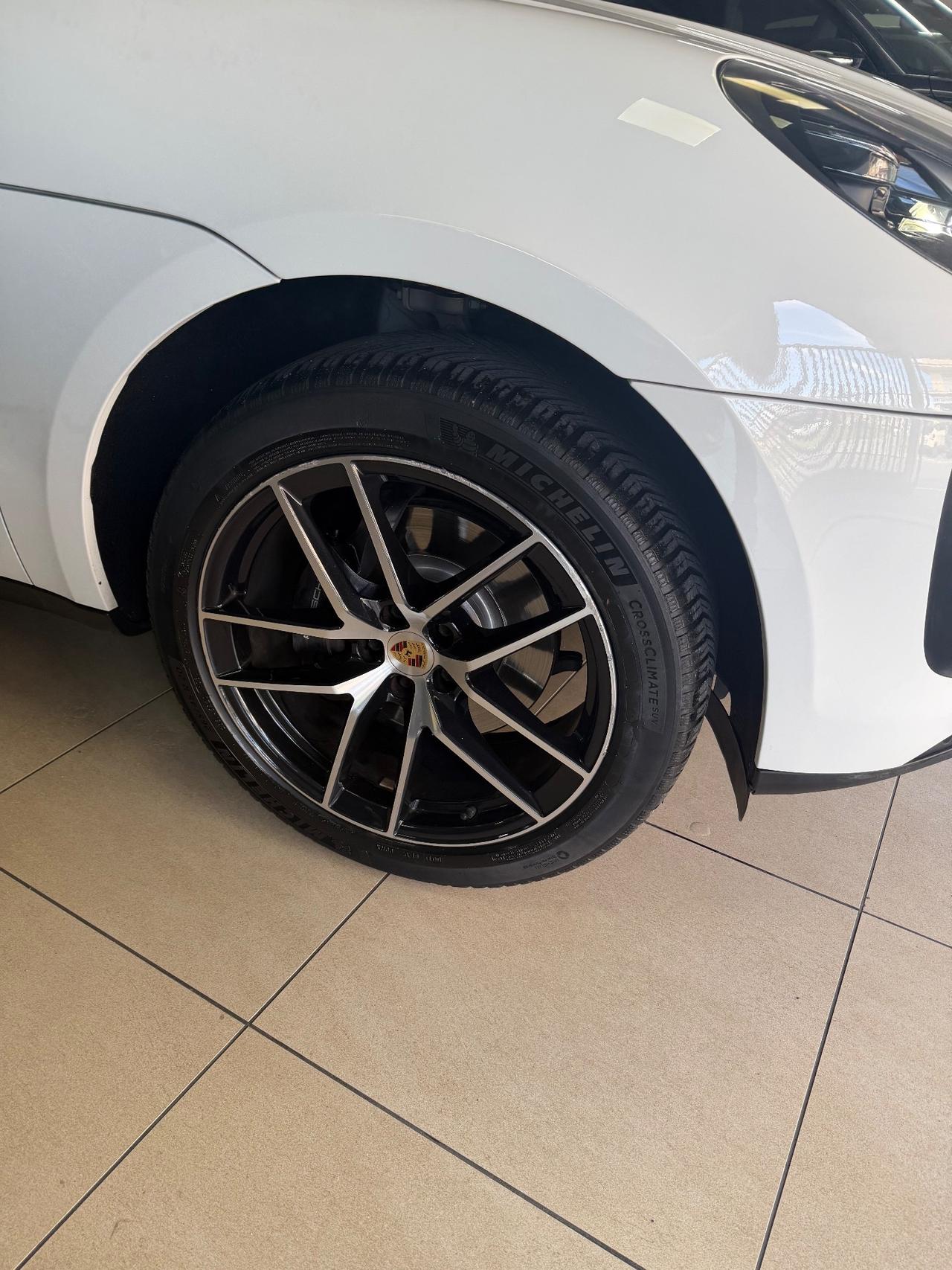 Porsche Macan 2.0 T 265CV KM 55.000