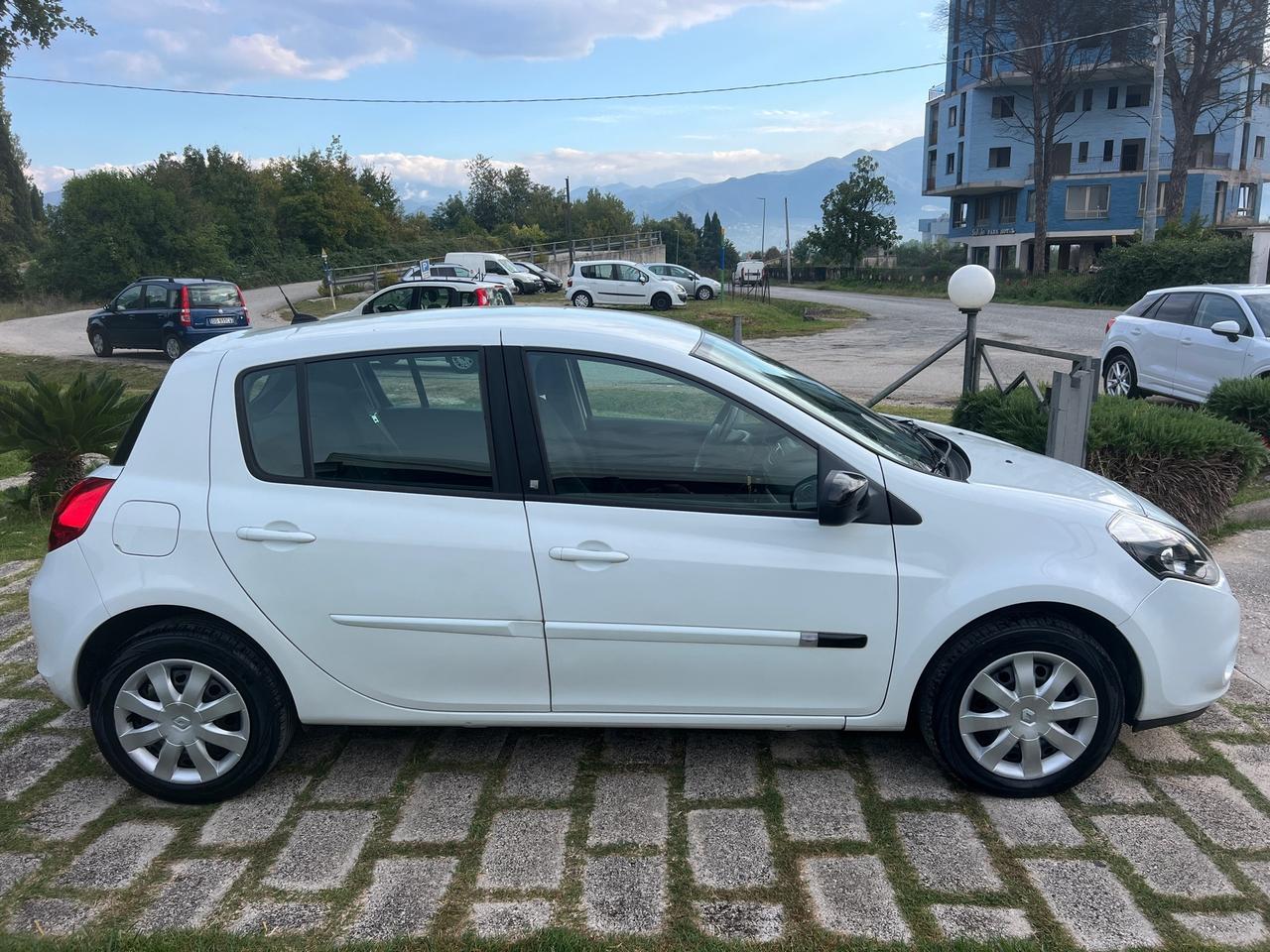 Renault Clio 1.2 55KW 5porte-2011"SOLO 43.000KM"